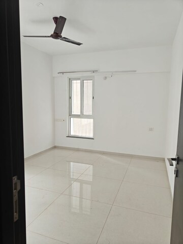 Room in 2 BHK Apartment at Kolte Patil 24K Stargaze, Bavdhan – for Rent