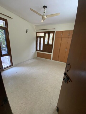 Room in 3 BHK Apartment at Dwarka – for Rent