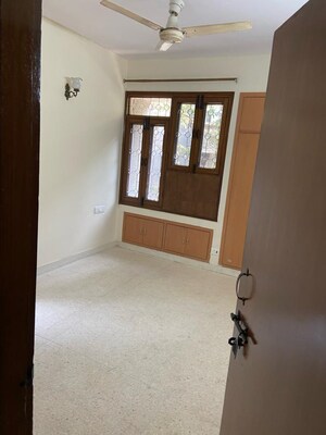 Room in 3 BHK Apartment at Dwarka – for Rent