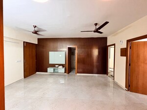 Room in 2 BHK Apartment at Signature Global The Millennia, Sector 37d – for Rent