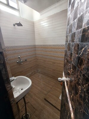 Bathroom in 3 BHK Apartment at Gomti Nagar – for Rent