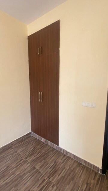 Room in 2 BHK Apartment at ACE Platinum, Zeta I Greater Noida – for Sale