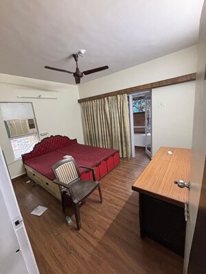 Master Bedroom in 2 BHK Apartment at Rajnigandha CHS Goregaon, Goregaon East – for Rent