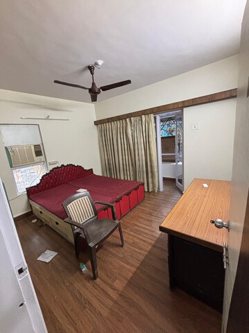 Master Bedroom in 2 BHK Apartment at Rajnigandha CHS Goregaon, Goregaon East – for Rent