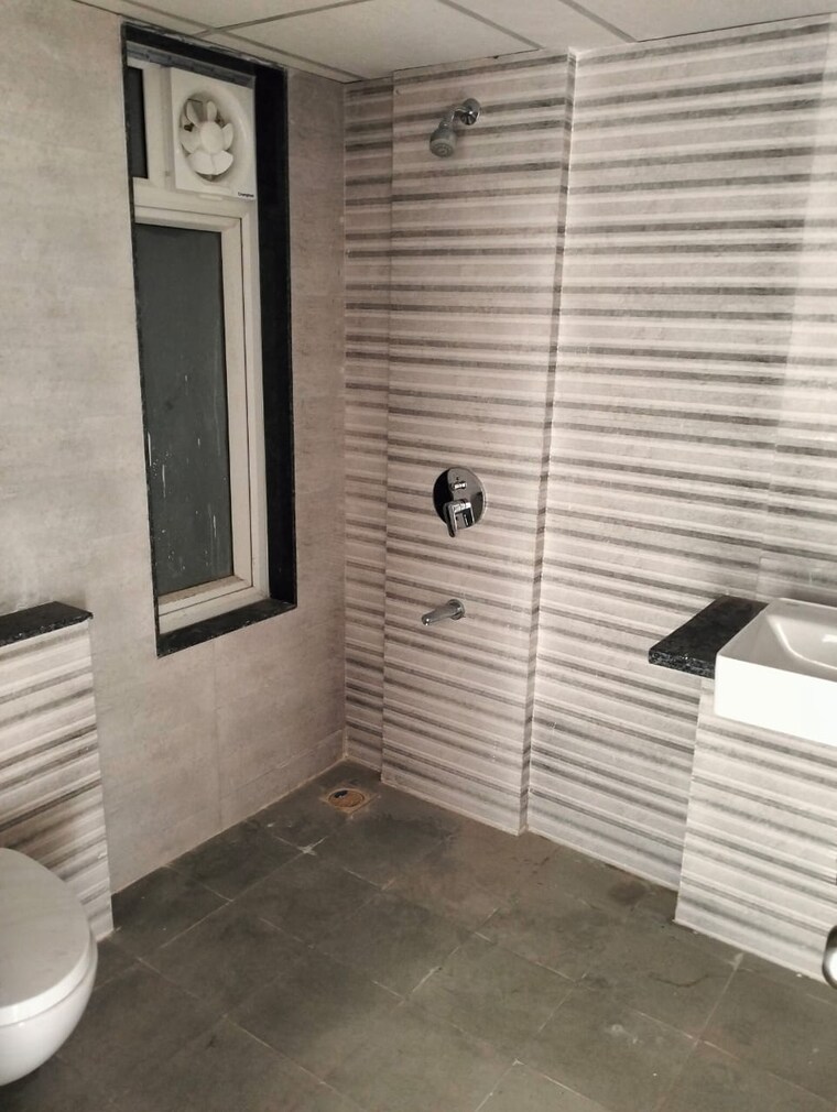 Bathroom, goel-ganga-legend 4 Bedroom 2200 Sq.Ft. Apartment In Bavdhan Pune 10053587