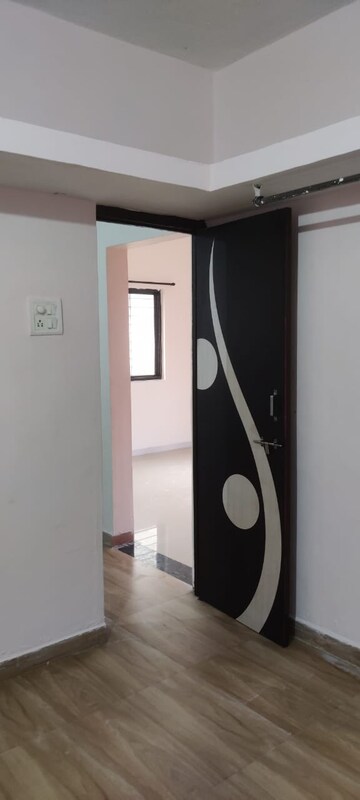 Bedroom in 1 BHK Apartment at Tingre Nagar – for Rent