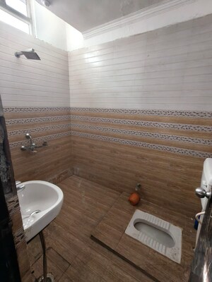 Bathroom in 3 BHK Apartment at Gomti Nagar – for Rent