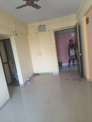 Furnished Amenities in 1 BHK Apartment at Kurla West – for Rent