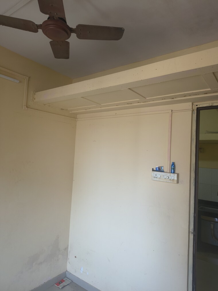 Room, kurla west 1 Bedroom 300 Sq.Ft. Apartment In Kurla West Mumbai 10053638