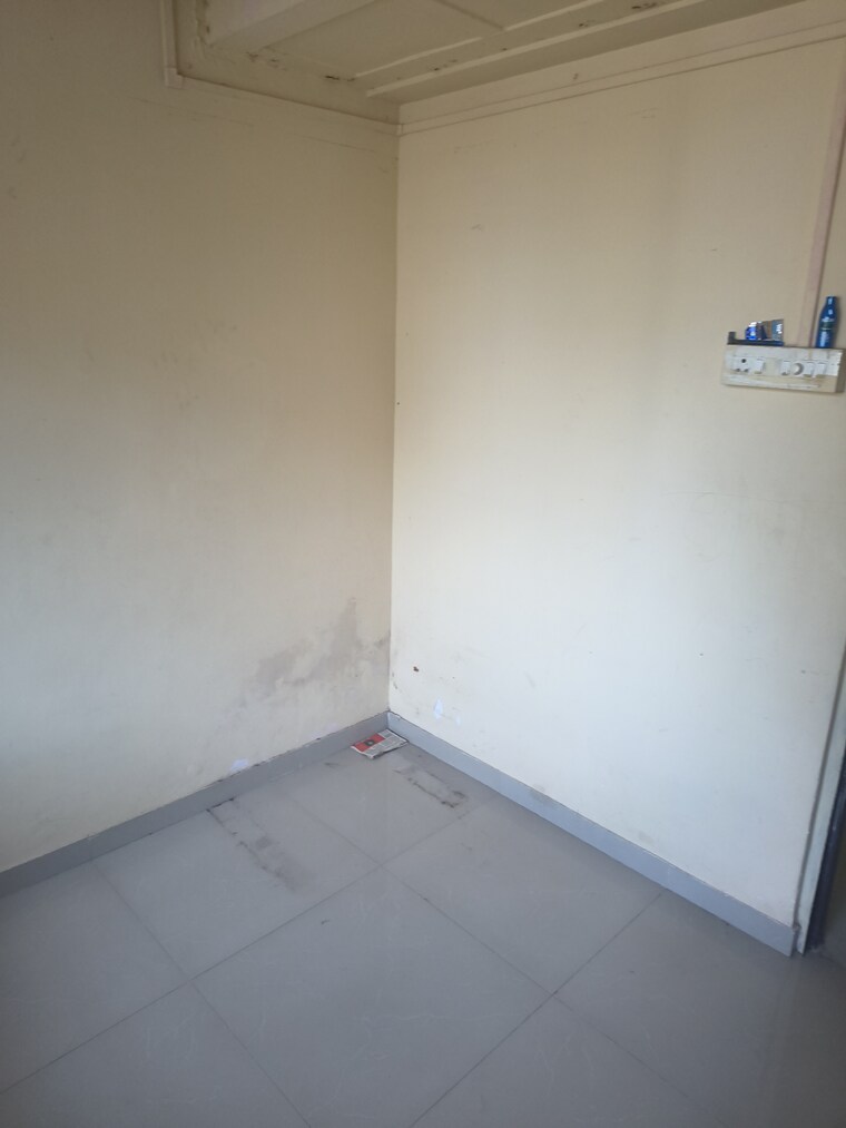 Room, kurla west 1 Bedroom 300 Sq.Ft. Apartment In Kurla West Mumbai 10053638