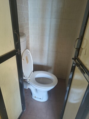 Furnished Amenities in 1 BHK Apartment at Kurla West – for Rent