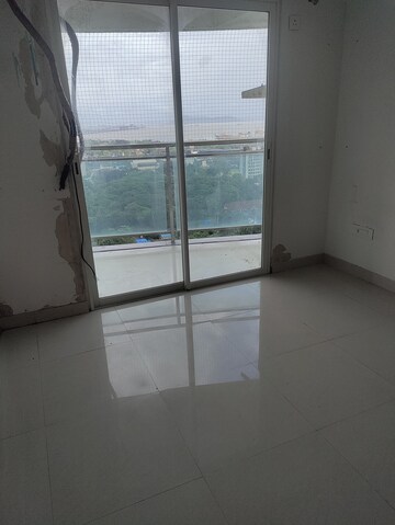 Room in 2 BHK Apartment at Omkar Veda Exclusive, Parel – for Rent