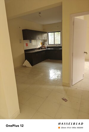 Room in 2 BHK Apartment at Pethkar Samrajya, Kothrud – for Rent