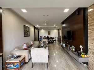 Master Bedroom in 2 BHK Apartment at Neelkanth Apartment Worli, Worli – for Rent