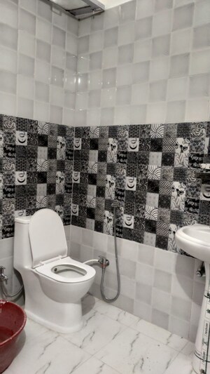 Bathroom in 1 BHK Builder Floor at Jakhan – for Rent