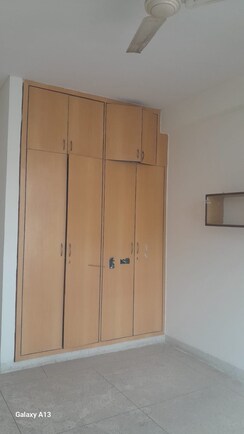 3 BHK + Pooja Room Builder Floor For Rent in Unitech South City II