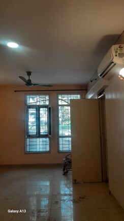 3 BHK + Pooja Room Builder Floor For Rent in Unitech South City II