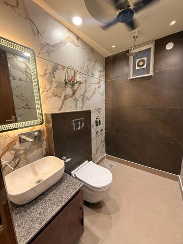 Team Area in 3 BHK Builder Floor at Fateh Nagar – for Sale