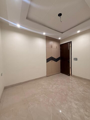 Room in 3 BHK Builder Floor at Vishnu Garden – for Sale