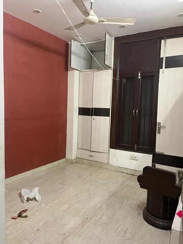 Room in 2 BHK Builder Floor at Vasundhara Sector 5 – for Rent