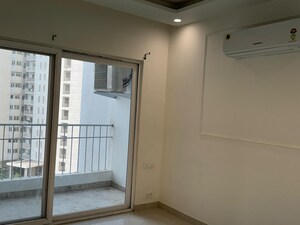 Room in 3 BHK Apartment at 3C Lotus 300, Sector 107 – for Rent
