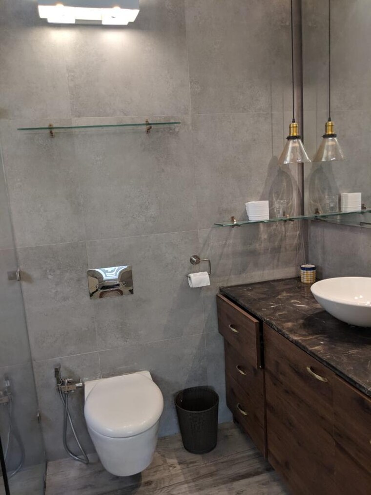 Bathroom, greater kailash ii 2 Bedroom 300 Sq.Yd. Builder Floor In Greater Kailash ii Delhi 10053841