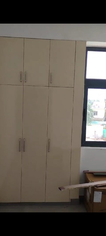 Furnished Amenities in 2 BHK Apartment at Chinhat – for Rent