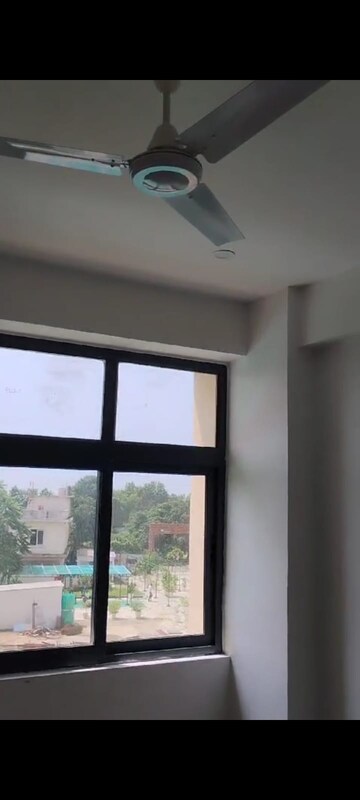 Room in 2 BHK Apartment at Chinhat – for Rent