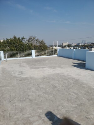 Terrace in 1 BHK Builder Floor at Vaishali Sector 5 – for Rent