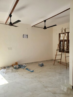 Room in 1 BHK Builder Floor at Vaishali Sector 5 – for Rent