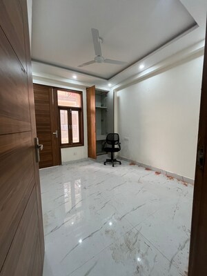 2 BHK Builder Floor For Rent in Chattarpur