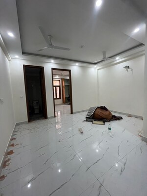 Room in 2 BHK Builder Floor at Chattarpur – for Rent