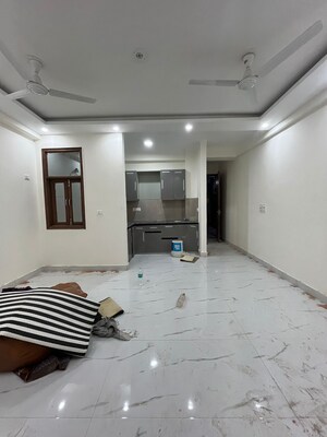 Room in 2 BHK Builder Floor at Chattarpur – for Rent
