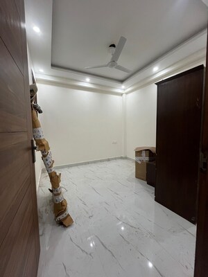 Room in 2 BHK Builder Floor at Chattarpur – for Rent