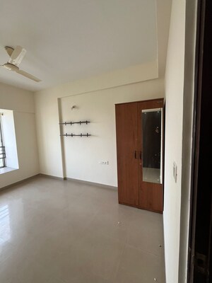 Room in 3 BHK Apartment at Patel Smondoville, Electronic City – for Rent