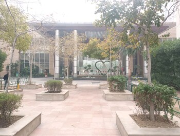 Mahagun Moderne