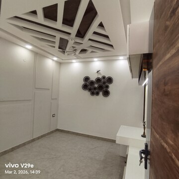 Room in 4 BHK Builder Floor at Uttam Nagar – for Sale