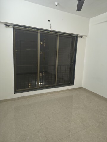 Furnished Amenities in 2 BHK Apartment at Bhoomi Midas, Kurla – for Rent