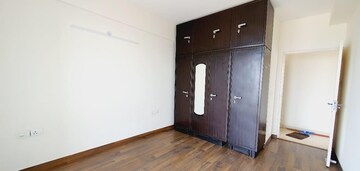 Room in 3 BHK Apartment at Conscient Heritage Max, Sector 102 – for Rent