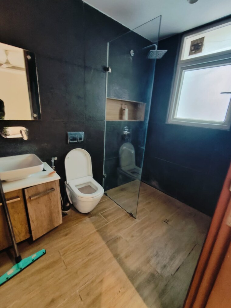 Bathroom, sushant lok i 3 Bedroom 2600 Sq.Ft. Builder Floor In Sushant Lok I Gurgaon 10060629