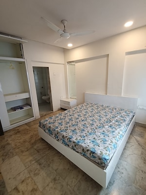 Bedroom in 3 BHK Apartment at Skylark CHS, Andheri West – for Rent
