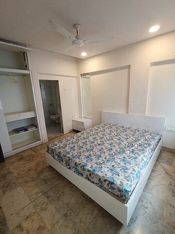 Bedroom in 3 BHK Apartment at Skylark CHS, Andheri West – for Rent
