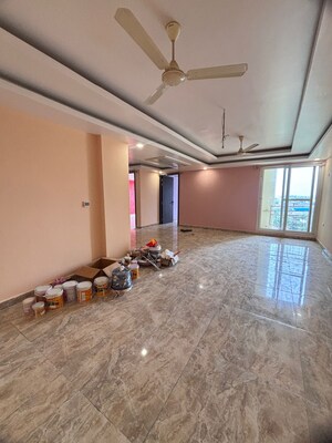 Room in 2 BHK Apartment at Kiara Residency, Sushant Golf City – for Rent