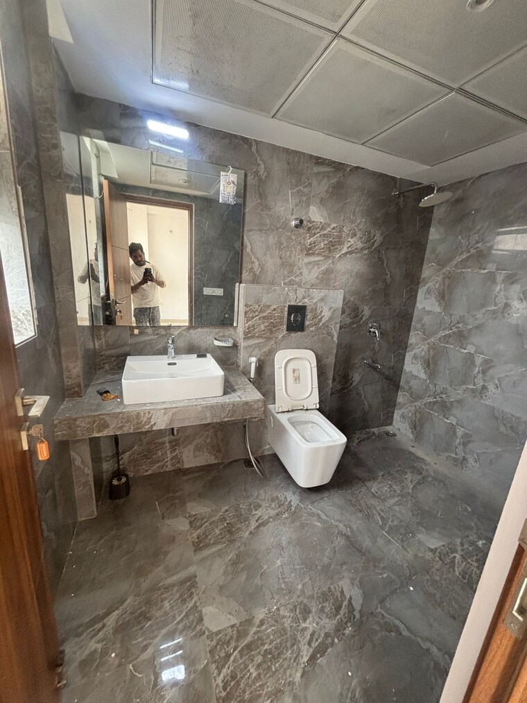 Bathroom, kiara-residency 2 Bedroom 788 Sq.Ft. Apartment In Sushant Golf City Lucknow 10067728