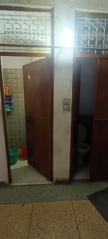 1 BHK Builder Floor for Rent in Rohini Sector 8, Delhi