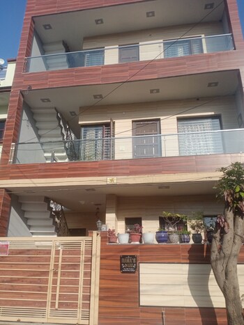 6 BHK House for Sale in Bhabat, Zirakpur