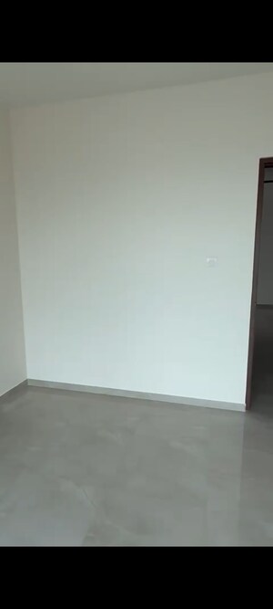 Room in 2 BHK Apartment at Sheth Auris Bliss, Malad West – for Sale