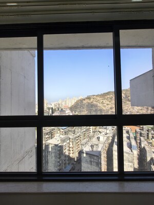 Room in 2 BHK Apartment at Shapoorji Pallonji Vicinia, Powai – for Rent