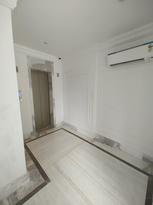 Room in 3 BHK Apartment at Conscient Heritage Max, Sector 102 – for Rent