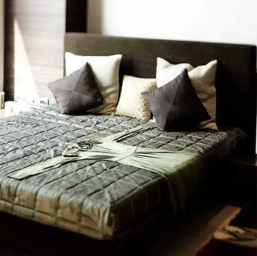 Bedroom in 3 BHK Apartment at Tardeo – for Sale